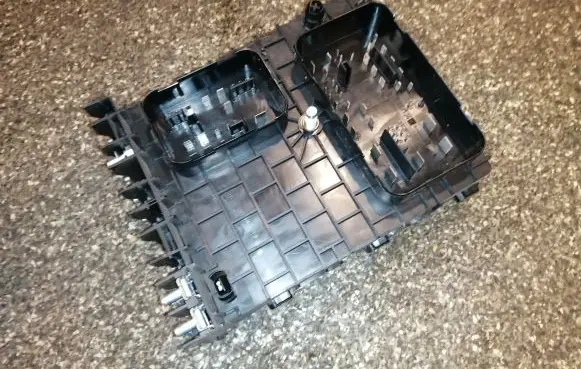 Volkswagen Golf Plus Fuse module 1K0937124K