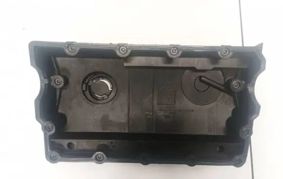 Ford Galaxy Rocker cam cover 038103475l