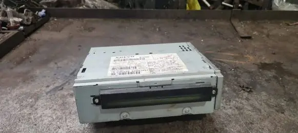 Volvo C30 Radio/CD/DVD/GPS head unit 30732850