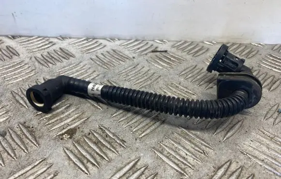 BMW 4 F36 Gran coupe Vacuum line/pipe/hose 7602057