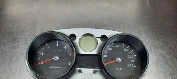 Nissan Qashqai Speedometer (instrument cluster)