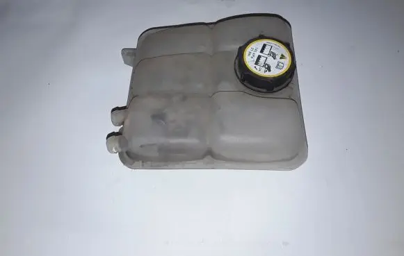 Ford Focus Coolant expansion tank/reservoir 8V618K218AE