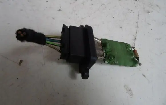 Fiat 500 Heater blower motor/fan resistor
