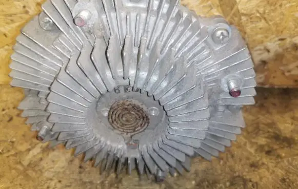 Toyota Hilux (AN10, AN20, AN30) Viscous fan clutch 