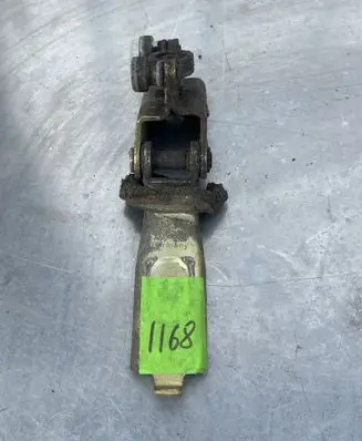 Volkswagen Transporter - Caravelle T4 Sliding door middle roller runner 701843336 701843335