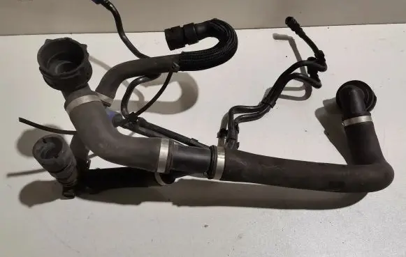 Land Rover Evoque I Engine coolant pipe/hose GJ328260