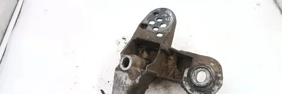 Volkswagen PASSAT B5.5 Engine mounting bracket 8E0199351
