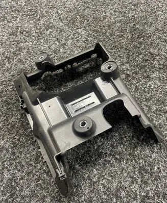 Volkswagen Touareg III Other engine bay part 4M0907650B