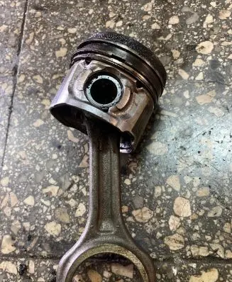 Peugeot 5008 Piston 75L1014