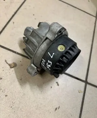 BMW 7 F01 F02 F03 F04 Engine mount bracket 6851263 68623513