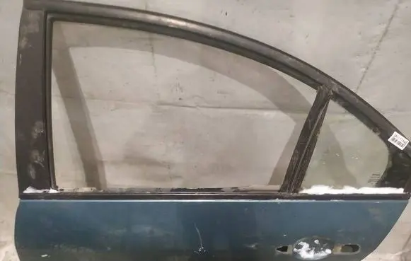 Nissan Primera Rear door glass trim molding 