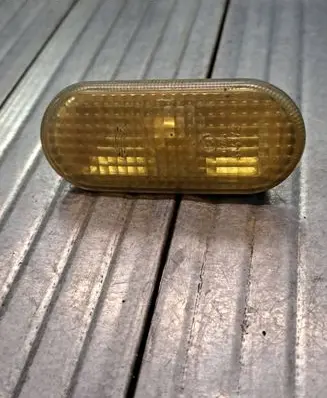 Volkswagen PASSAT B5 Front fender indicator light 1J5949117