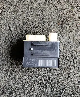 Citroen C4 II Picasso Coolant fan relay 9801916680