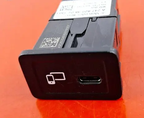 Mercedes-Benz B W247 USB socket connector A2478203802