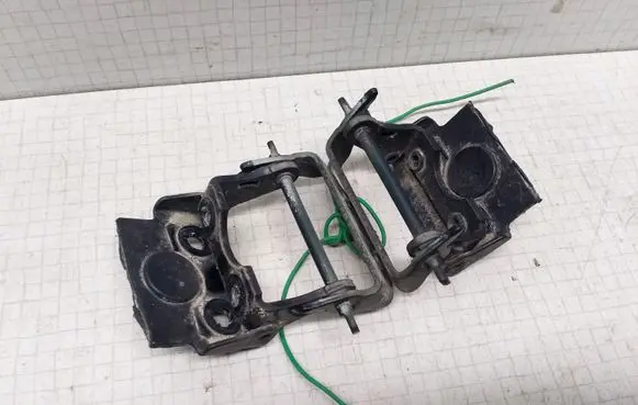 Ford Fiesta Tailgate/trunk/boot hinge