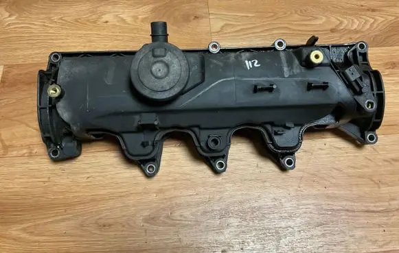 Renault Megane III Rocker cam cover 8200629199 643874D