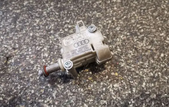 Fuel tank cap lock motor