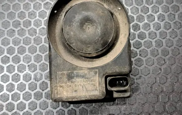 Audi A6 S6 C6 4F Alarm system siren 1K0951605C