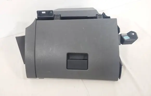 Ford C-MAX I Glove box 3M51R0600 2837 3M51R06044