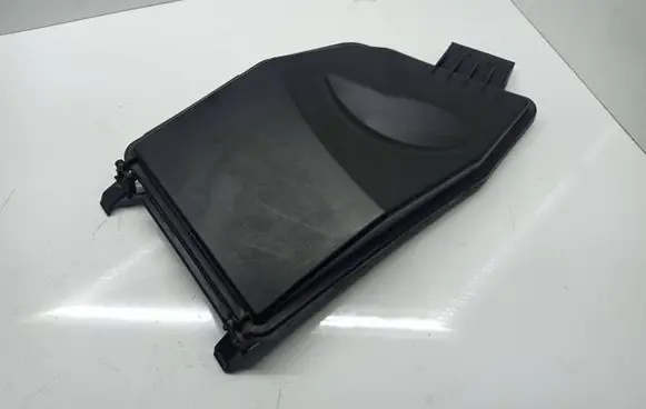 Mercedes-Benz C W203 Fuse box cover 2035451403