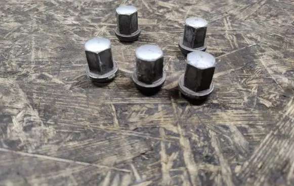 Porsche 928 Nuts/bolts 