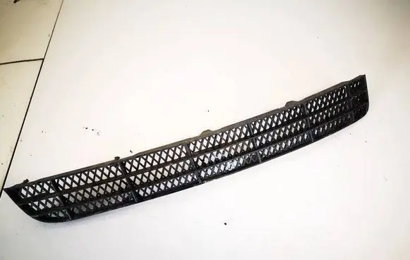 Volvo XC90 Front bumper lower grill