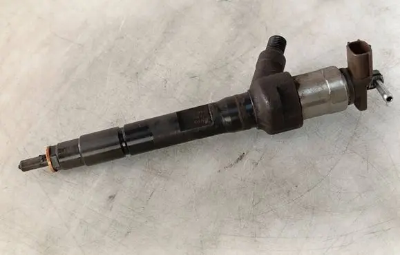 Audi A4 S4 B7 8E 8H Fuel injector R2AA13H50 001106N0248