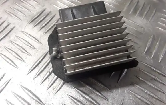 Toyota Avensis T250 Heater blower motor/fan resistor 4993002121