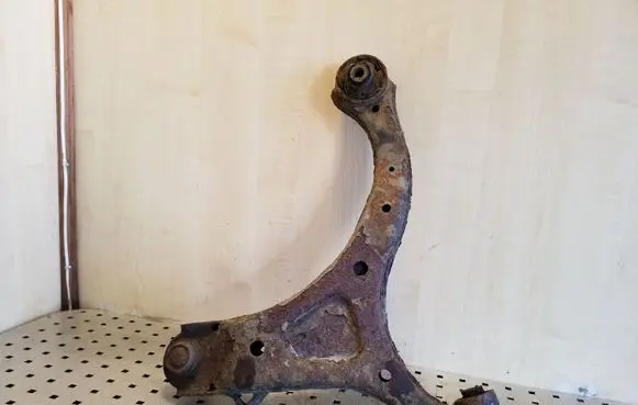 Hyundai Santa Fe Front lower control arm/wishbone