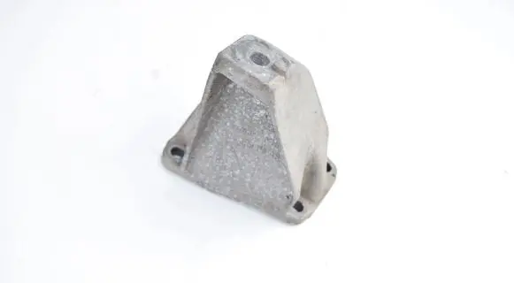 Audi A4 S4 B5 8D Gearbox mounting bracket 8D0399113AB