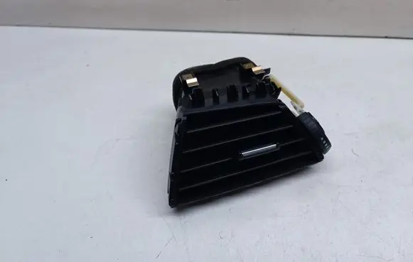 BMW 1 F20 F21 Dashboard side air vent grill/cover trim 9205355