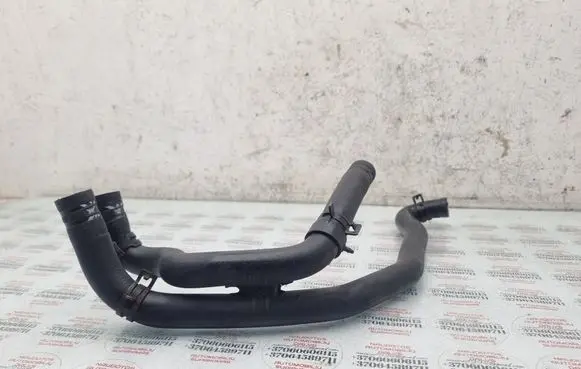 Volkswagen Golf IV Engine coolant pipe/hose