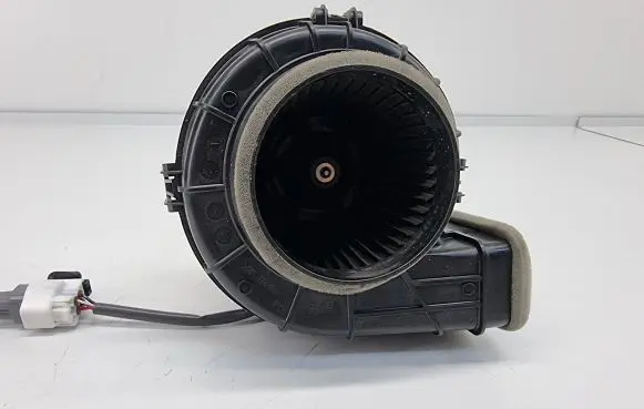 Toyota RAV 4 (XA50) Hybrid/electric vehicle battery fan G923033050 2003033336