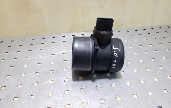 Volkswagen Touareg I Mass air flow meter 0281002461 074906461B