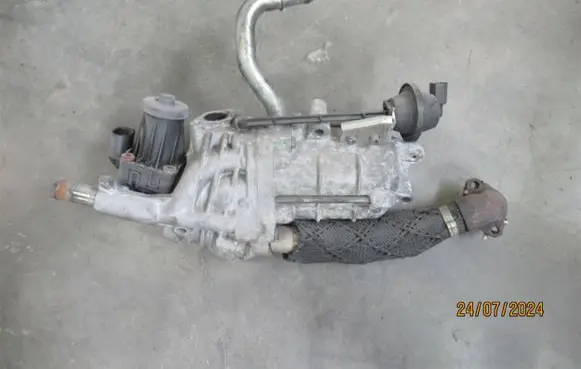 Jaguar XF X250 EGR valve cooler 9X2Q9U438CA