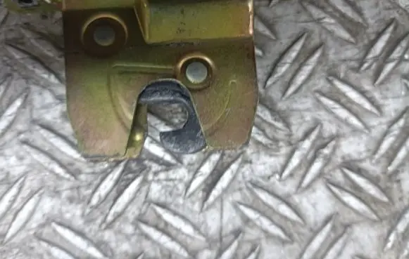 Volvo S80 Tailgate/trunk/boot lock/catch/latch 9203463