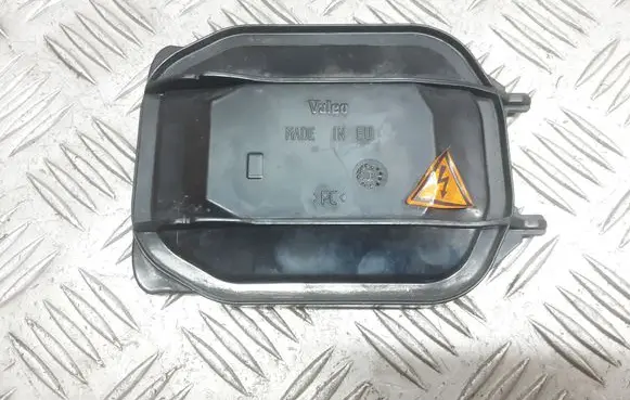 Volkswagen Touareg I Headlight/headlamp dust cover