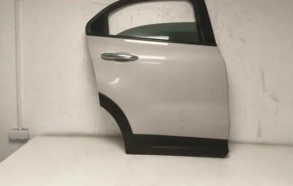 Fiat 500X Rear door