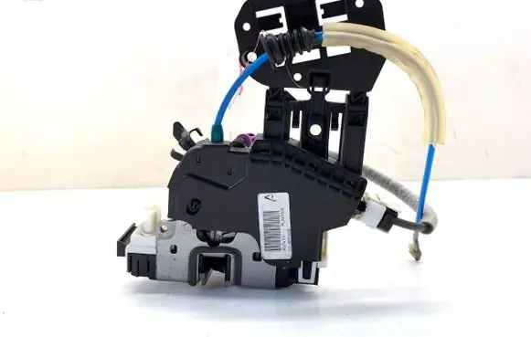 Mercedes-Benz A W176 Rear door lock A2047302735
