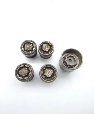 KIA Sorento Anti-theft wheel nuts and lock 