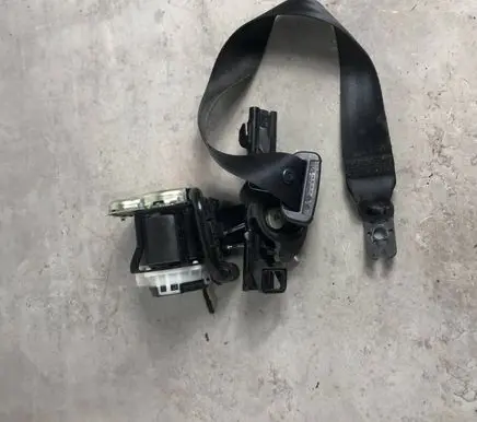 Skoda Superb B8 (3V) Front seatbelt 3V0857702B