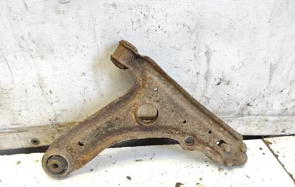 Volkswagen Polo III 6N 6N2 6NF Front lower control arm/wishbone