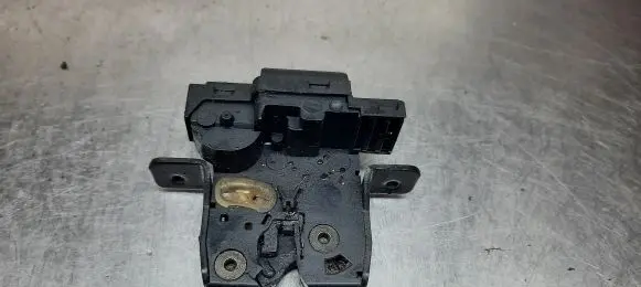 Nissan Qashqai Tailgate/trunk/boot lock/catch/latch