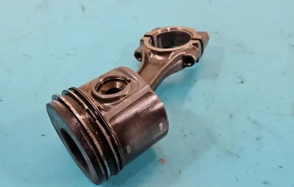 Piston