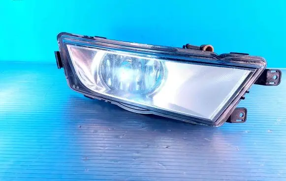 Skoda Octavia Mk3 (5E) Front fog light 5E0941700