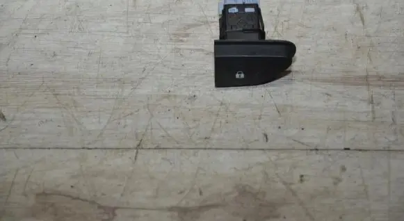 Renault Captur Central locking switch button 8200107974