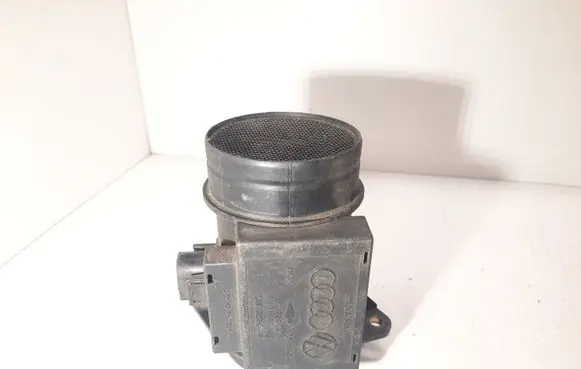 Volkswagen PASSAT B4 Mass air flow meter 074906461