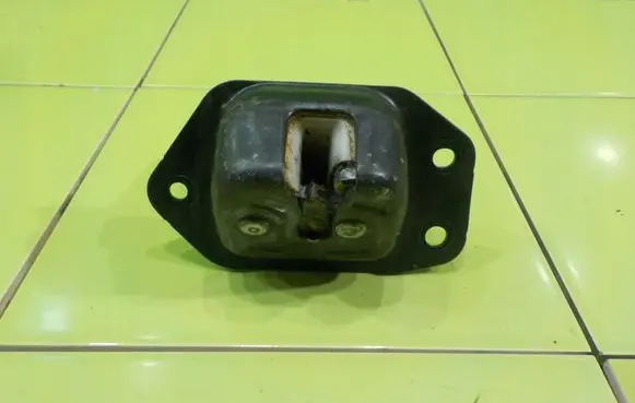Nissan X-Trail T31 Tailgate exterior lock 