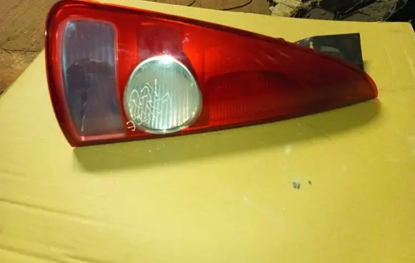 Renault Espace IV Rear/tail lights 8200027153