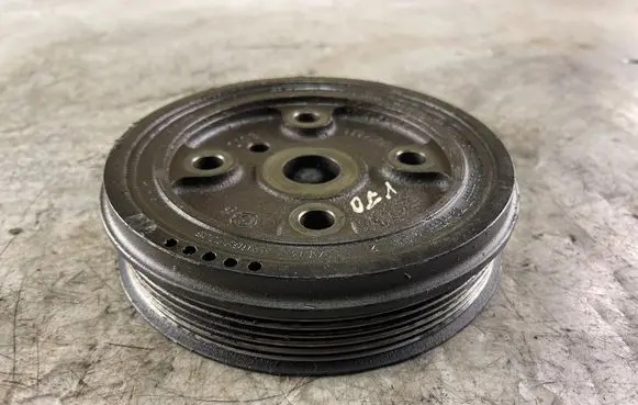 Volvo V70 Crankshaft pulley 30637335